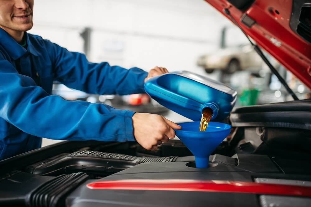 Fine-Tuning Your Oil Service: Viscosity, Intervals, and Engine Cleaning at TNKAR